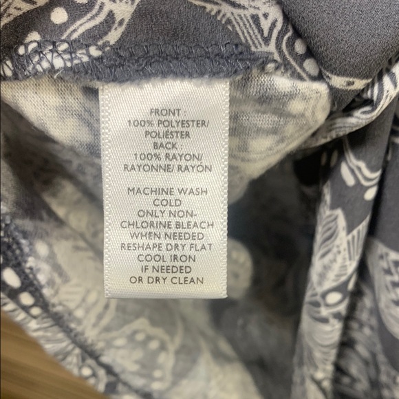 Loft Floral Gray White Women's Top Blouse Tie Front Size XL - Picture 7 of 9